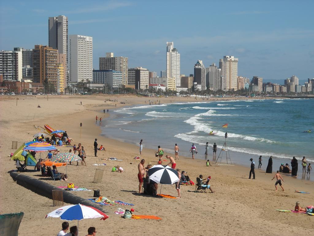 Gooderson Leisure Silver Sands 1 Self Catering And Timeshare Lifestyle Resort Durban Exterior photo